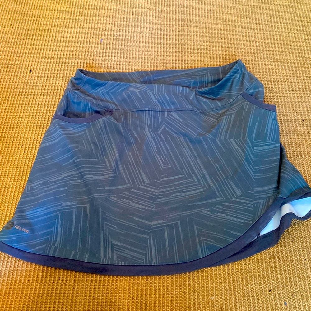Cycling skirt with detachable bike shorts